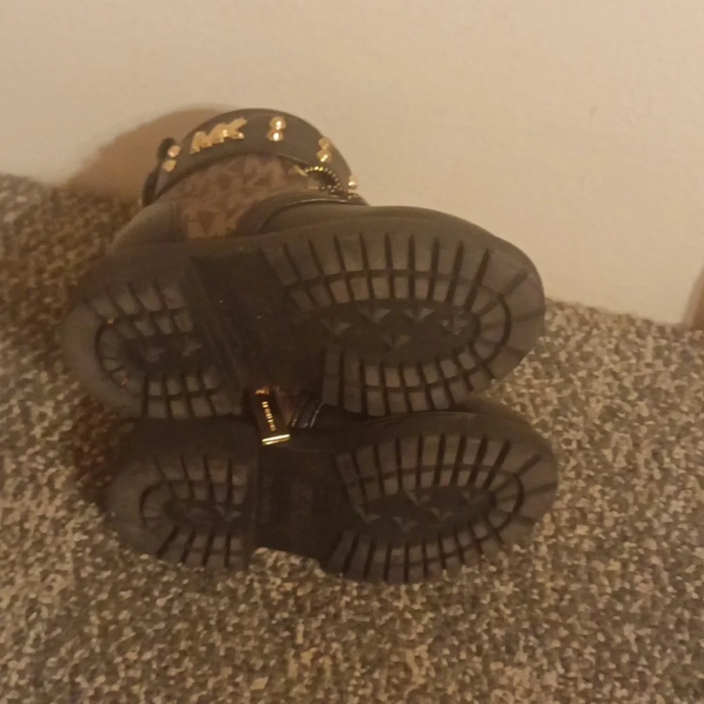 Stylish Michael Kors Black Kids Combat Boots with Gold Studded Accents Size 5